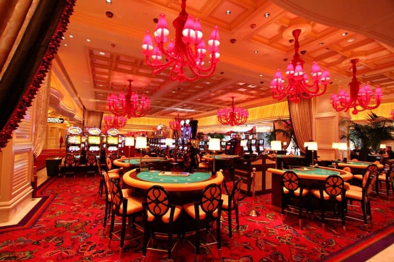 Royal Flush: Yeni Bir Oyun Deneyimi Başlangıç